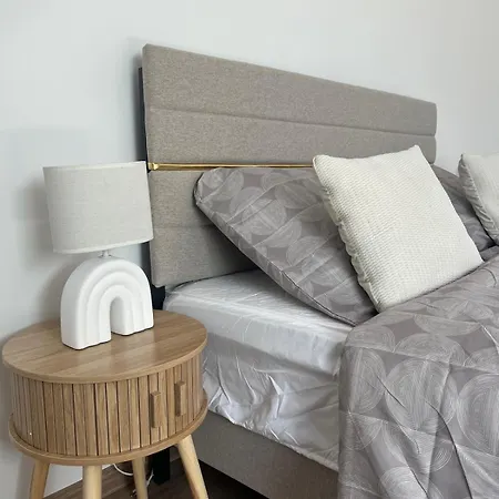 Apartamento Cozy Close To Train Station
