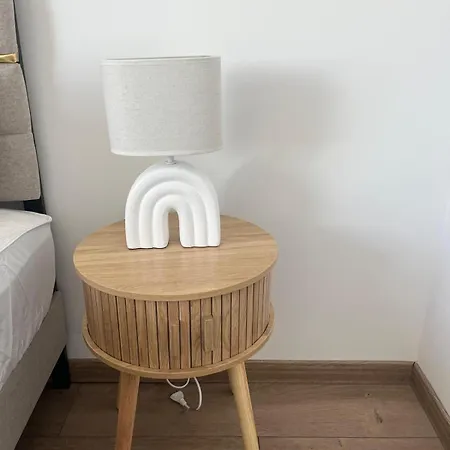 Apartamento Cozy Close To Train Station
